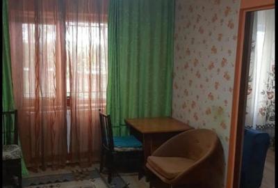 Apartament cu 3 camere semidecomandat în Tomis Nord