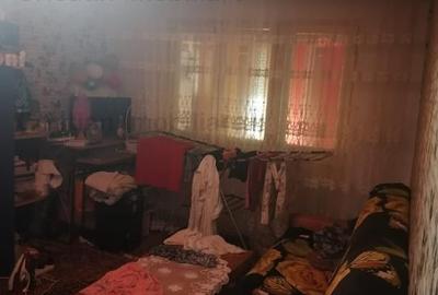 Apartament cu 3 camere semidecomandat în Obor