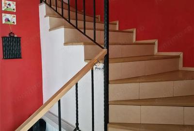 Casă cu 5 camere cu Teren 333 Mp în Central