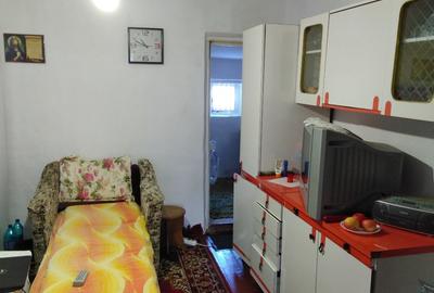 Casă individuală cu 4 camere cu Teren 200 Mp în Km 5 - 2