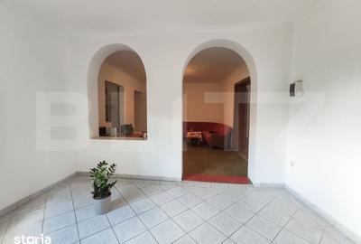 Casă cu 5 camere cu Teren 598 Mp în Central - 1