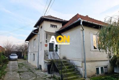 1/2 Duplex, 4 camere, 720 mp teren, zona Cetatea Alba-Carolina