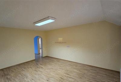 Spațiu comercial, de 65 mp, în Central - 4