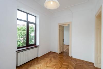 Inchiriere 4 camere , rezidential / birou, cladire interbelica, Piata Victoriei - 13
