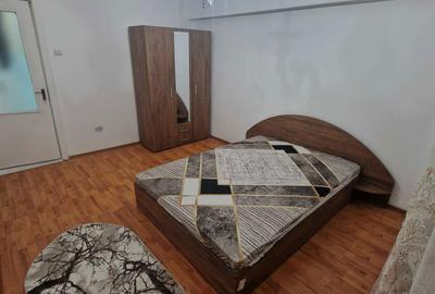 Apartament cu 4 camere decomandat în Micro 5 - 3