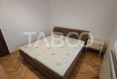 Apartament de inchiriat Central 3 camere balcon etaj intermediar - 11