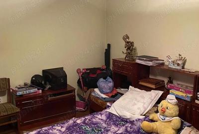 Apartament cu 3 camere semidecomandat în Micro 16