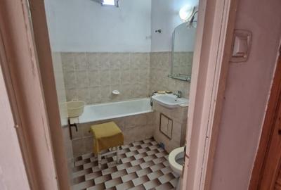Apartament 3 camere - Comanesti, central. - 9