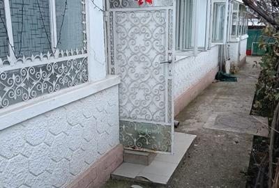 Casă cu 3 camere în Exterior Vest - 1