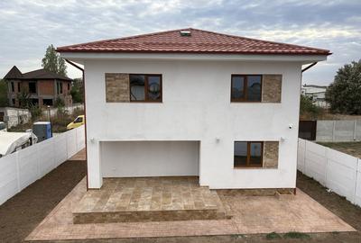 Casă cu 4 camere cu Teren 339 Mp în Central