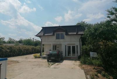 Casă cu 5 camere cu Teren 625 Mp în Tâncăbești