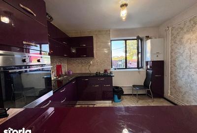 Casă cu 6 camere cu Teren 350 Mp în Cug - 3