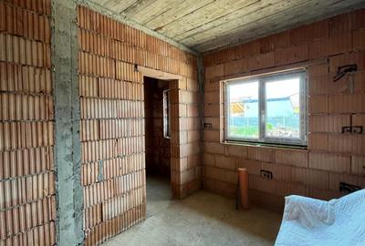 Duplex cu 5 camere cu Canalizare în Moșnița Nouă - 4