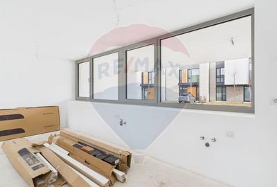 Casă cu 4 camere cu Piscina în Tunari - 32