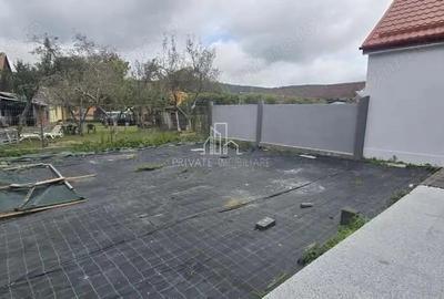 Casă cu Teren 353 Mp în Periferie