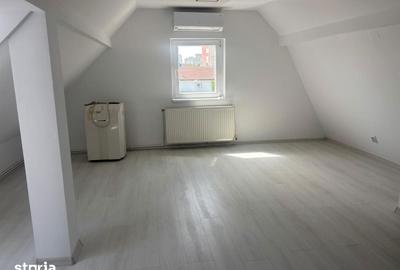 Casă cu Teren 180 Mp în Central - 2