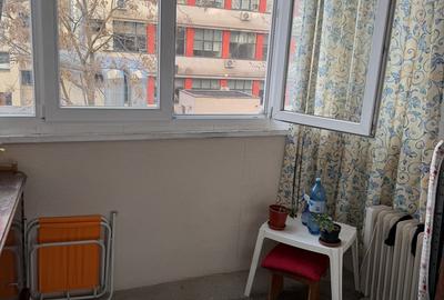 Apartament cu 2 camere decomandat în Titan