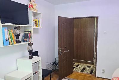 Inchiriez apartament 3 camere decomandat in Deva, zona I, Maniu - 10