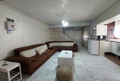 Apartament cu 3 camere decomandat în Central - 1