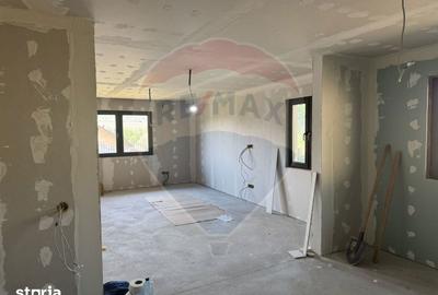 Casă cu 4 camere cu Teren 1109 Mp în Bonț - 14