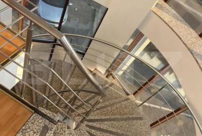 Spațiu comercial, de 586 mp, în Micro 11 - 8