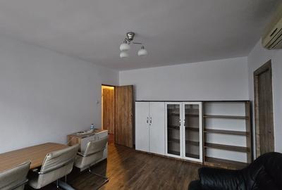 Apartament cu 3 camere semidecomandat în Cișmigiu - 1