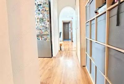 Apartament cu 3 camere semidecomandat, mobilat în Lipovei