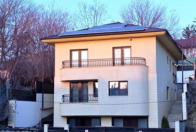 Casă cu 4 camere în Central