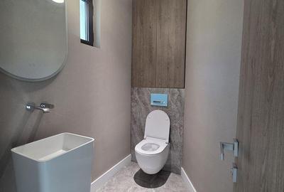 Casă cu 4 camere în Școlilor - 2