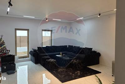 Casă cu 5 camere cu Teren 150 Mp în Central