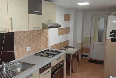 Apartament cu 2 camere decomandat în Carierei - 2