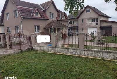 Casă cu 7 camere cu Canalizare în Central - 7