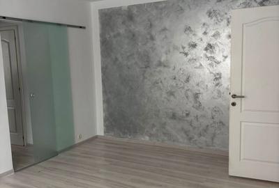 Spațiu comercial, de 50 mp, în Central - 8