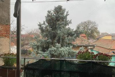 Apartament cu 3 camere decomandat în P-ța Doina - 2