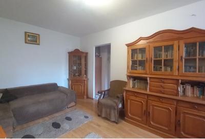 Apartament cu 4 camere semidecomandat, mobilat în Brâncoveanu