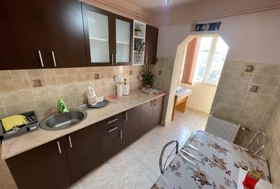 Apartament cu 3 camere decomandat, mobilat în Lipovei - 6