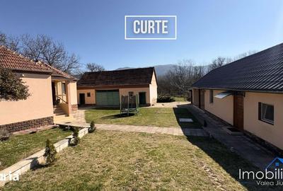 Casă cu 4 camere cu Teren 2700 Mp în Central - 15