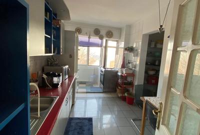 Apartament cu 3 camere decomandat în Coman - 1