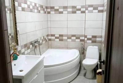 Apartament cu 3 camere decomandat în Tractorul - 4