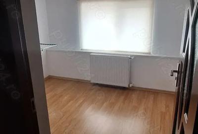 Apartament cu 3 camere decomandat în Central - 1