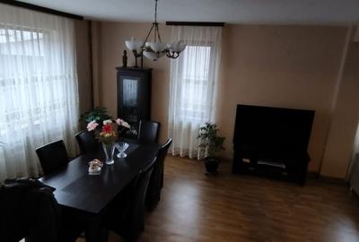 Casă / Vilă cu 6 camere în zona Kamsas - 450000 euro - 1