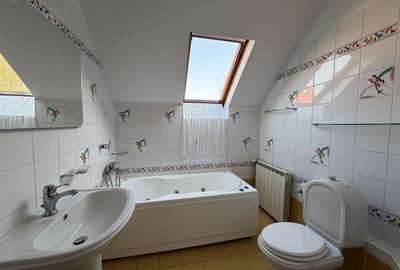 Vila cu piscina interioara, mobilata, langa British School - 16