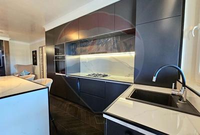 Inchiriere penthouse superfinisat cu 3 camere in zona Centrala - 14