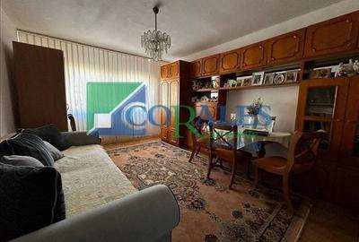 Apartament cu 3 camere decomandat, mobilat în Girocului