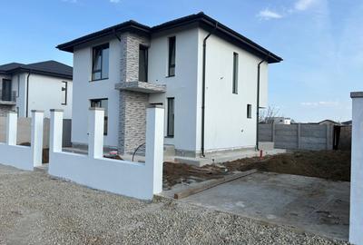 Casă individuală cu 4 camere cu Teren 390 Mp în Berceni - 1