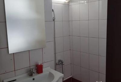 Apartament cu 3 camere semidecomandat în Berceni - 4