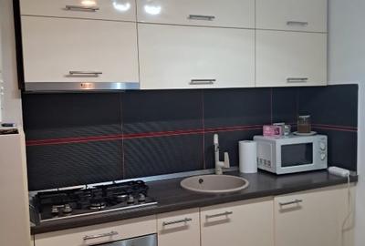 Garsonieră decomandată, mobilată în Pajura - 10