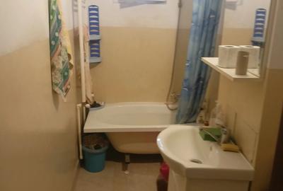 Apartament cu 3 camere semidecomandat în Gara