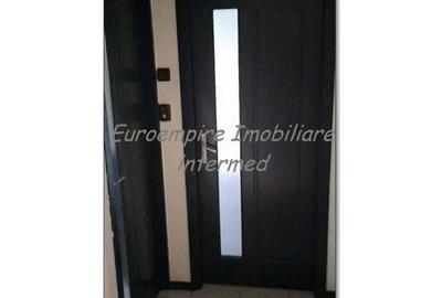 Apartament cu 2 camere semidecomandat în Km 4 - 8