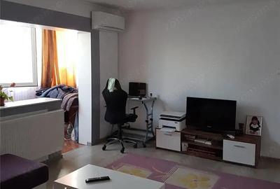 3 camere zona Sagului etaj 2